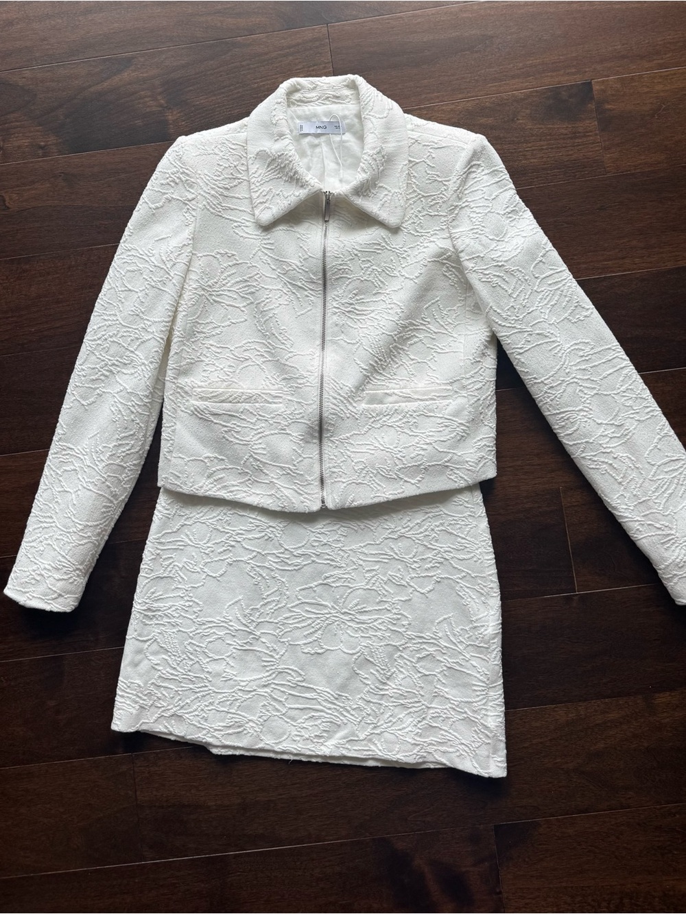 Mango Ivory Cropped Cream Textured Zip Jacket and Mini Skirt Co-Ord Set- Small - Picture 2 of 4